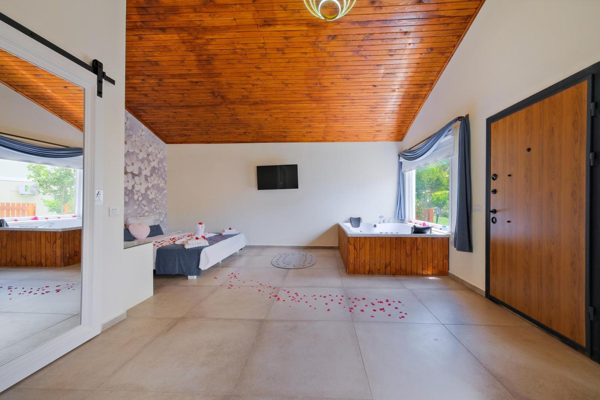 Larimar Otel