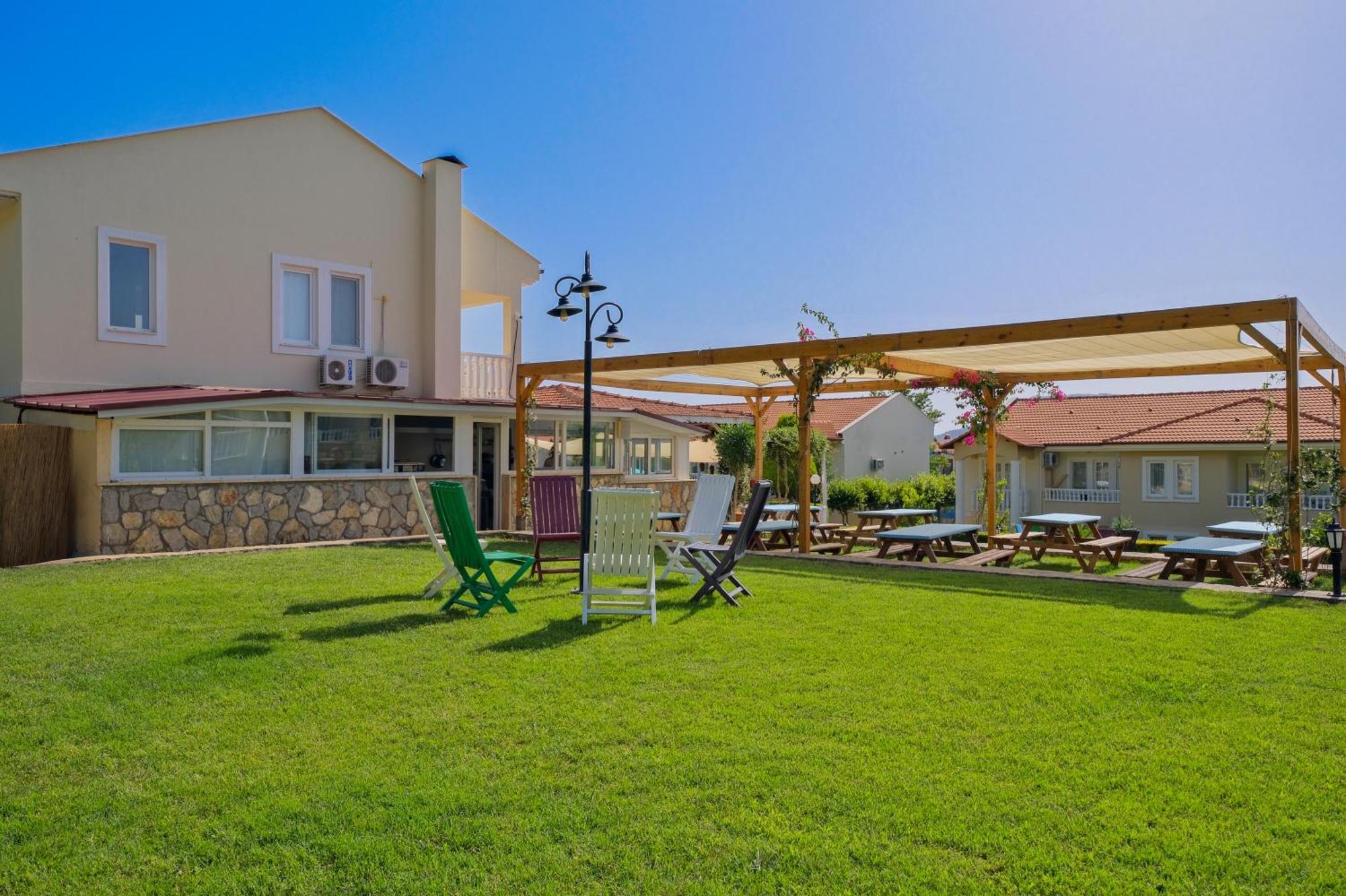 Otel Larimar 2*