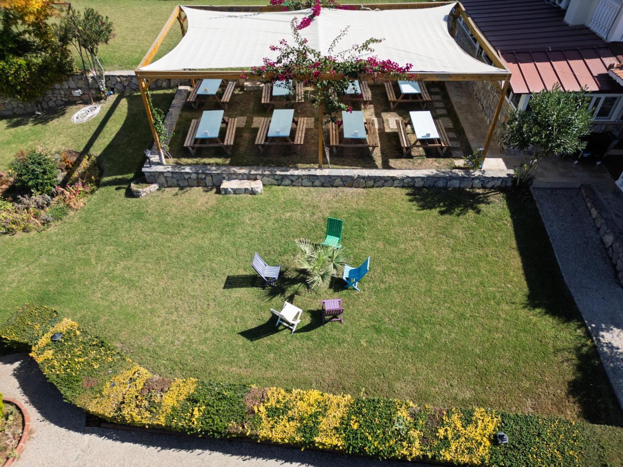 Larimar Otel